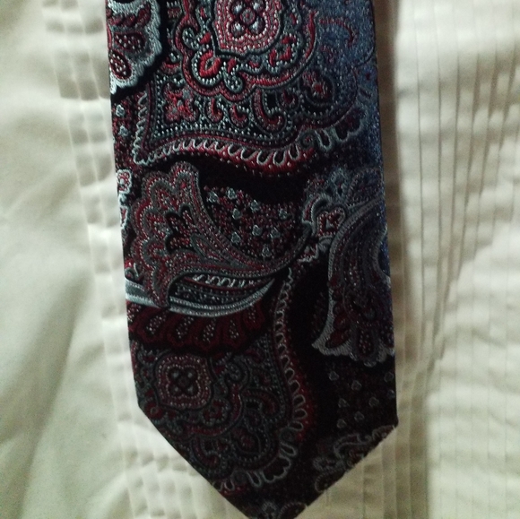 Paisley red black grey Tie - Picture 3 of 3